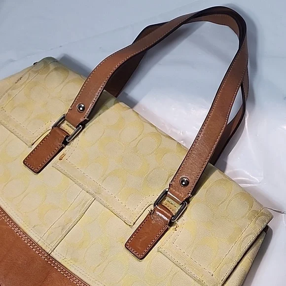 Coach VTG Hampton Signature satchel bag, yellow color - Picture 12 of 16